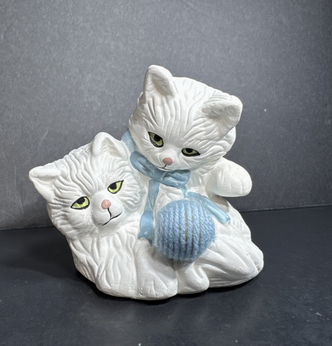 Vintage White Kittens Figurine w/Blue Yarn Ball Loomco/Hermitage Pottery 1990s