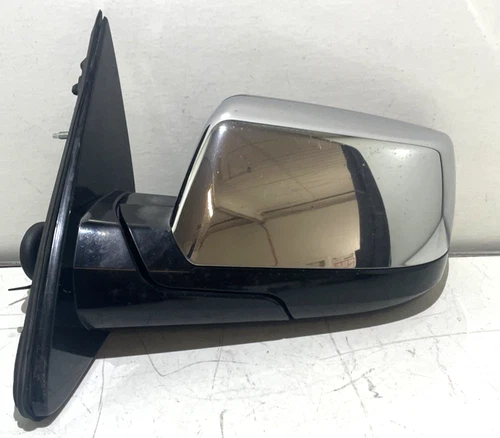 2015 - 2020 Chevrolet Tahoe Suburban Door Mirror BLIS Passenger Right OEM 2105