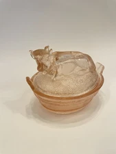 VINTAGE PINK GLASS FARM COW ON NEST COVERED BUTTER OR CANDY DISH