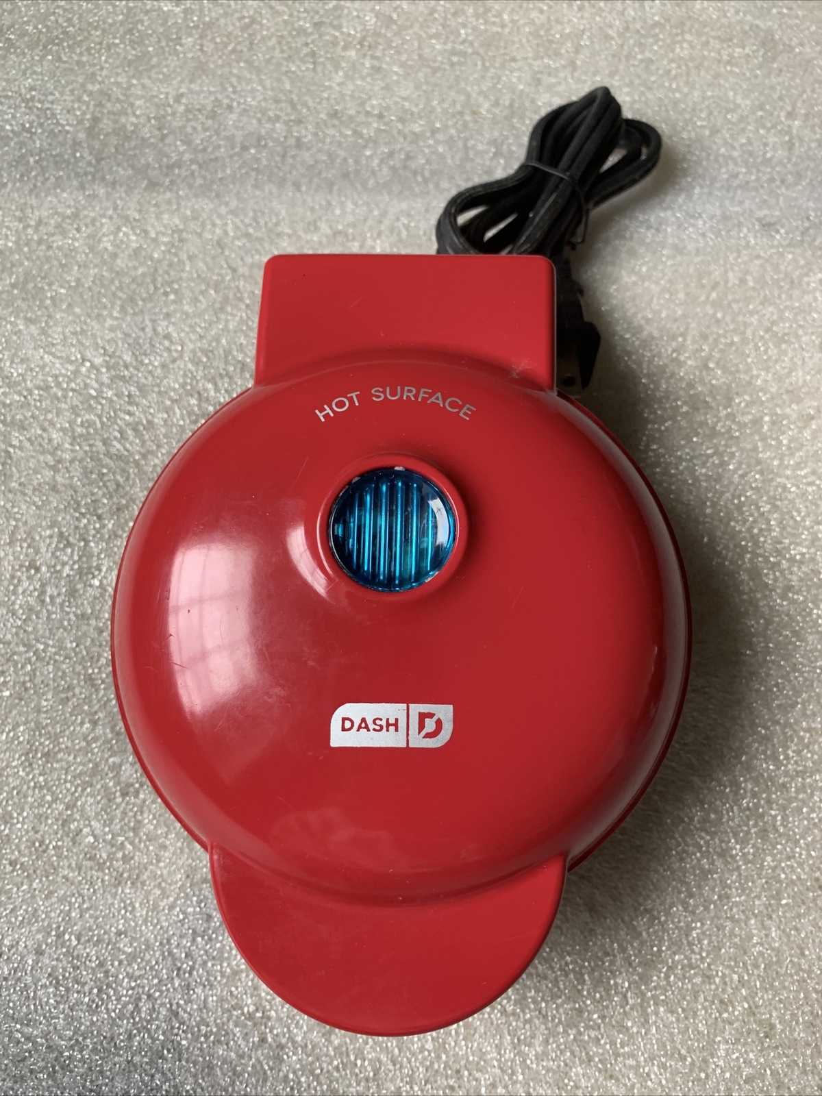 Mini Waffle Maker DASH Red - Great Condition, Cleaned, Easy to Use-image