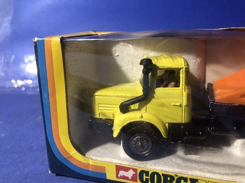 Vintage Corgi Majors 1106 Mack Container Truck & 1102 Crane Fruehauf (NEW) - Picture 11 of 17