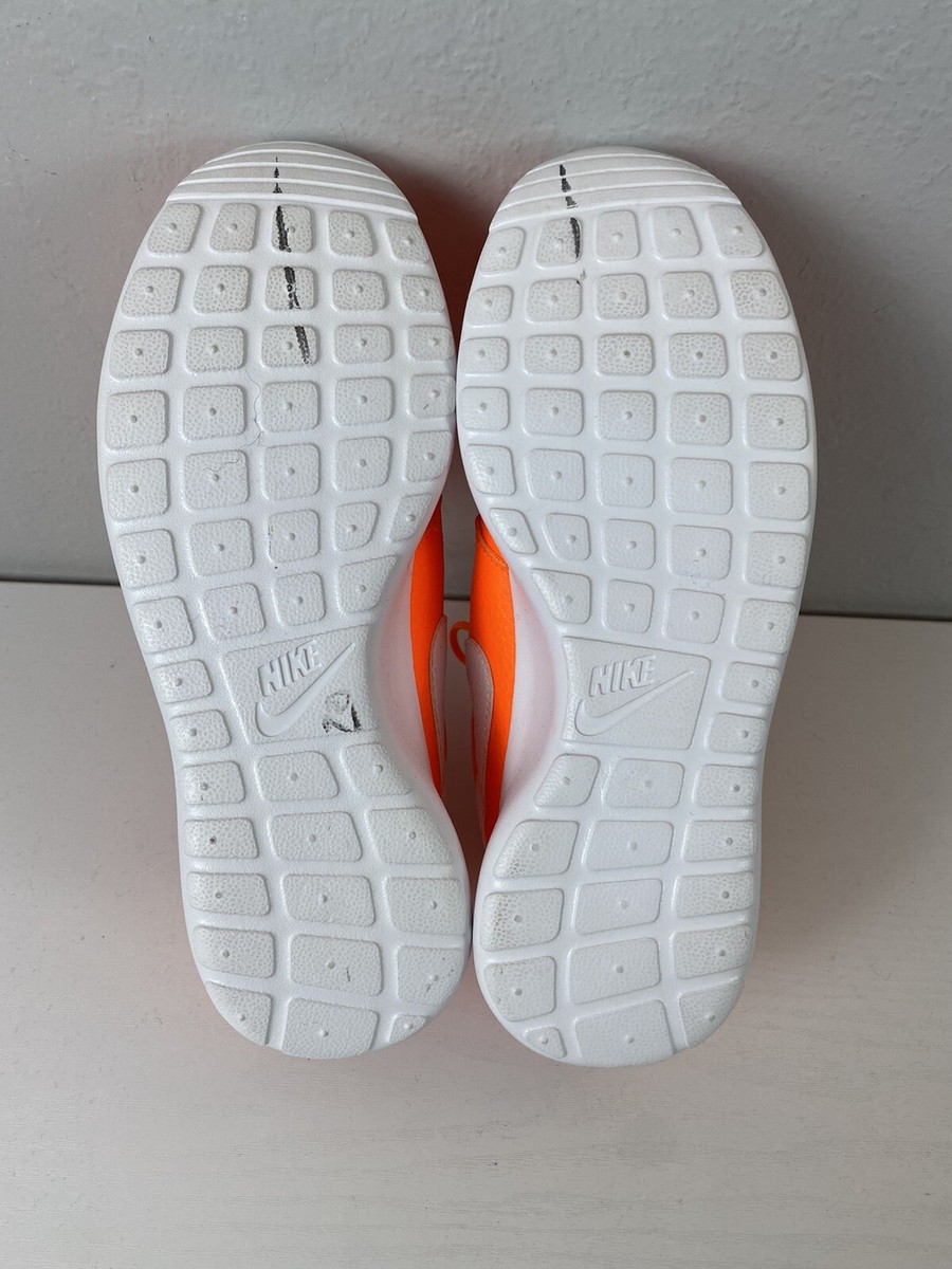 Nike Women's Size 8.5 Roshe One PRM 833928 Neon Orange Fabric New