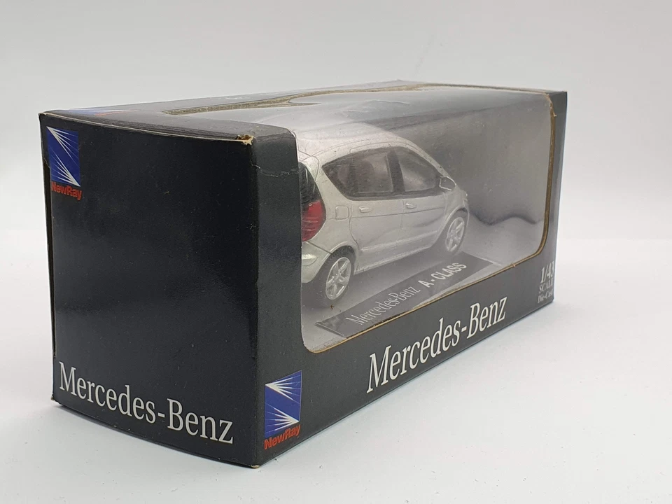 Mercedes Benz Classe A 2a serie New Ray 1/43 - Immagine 3 di 4
