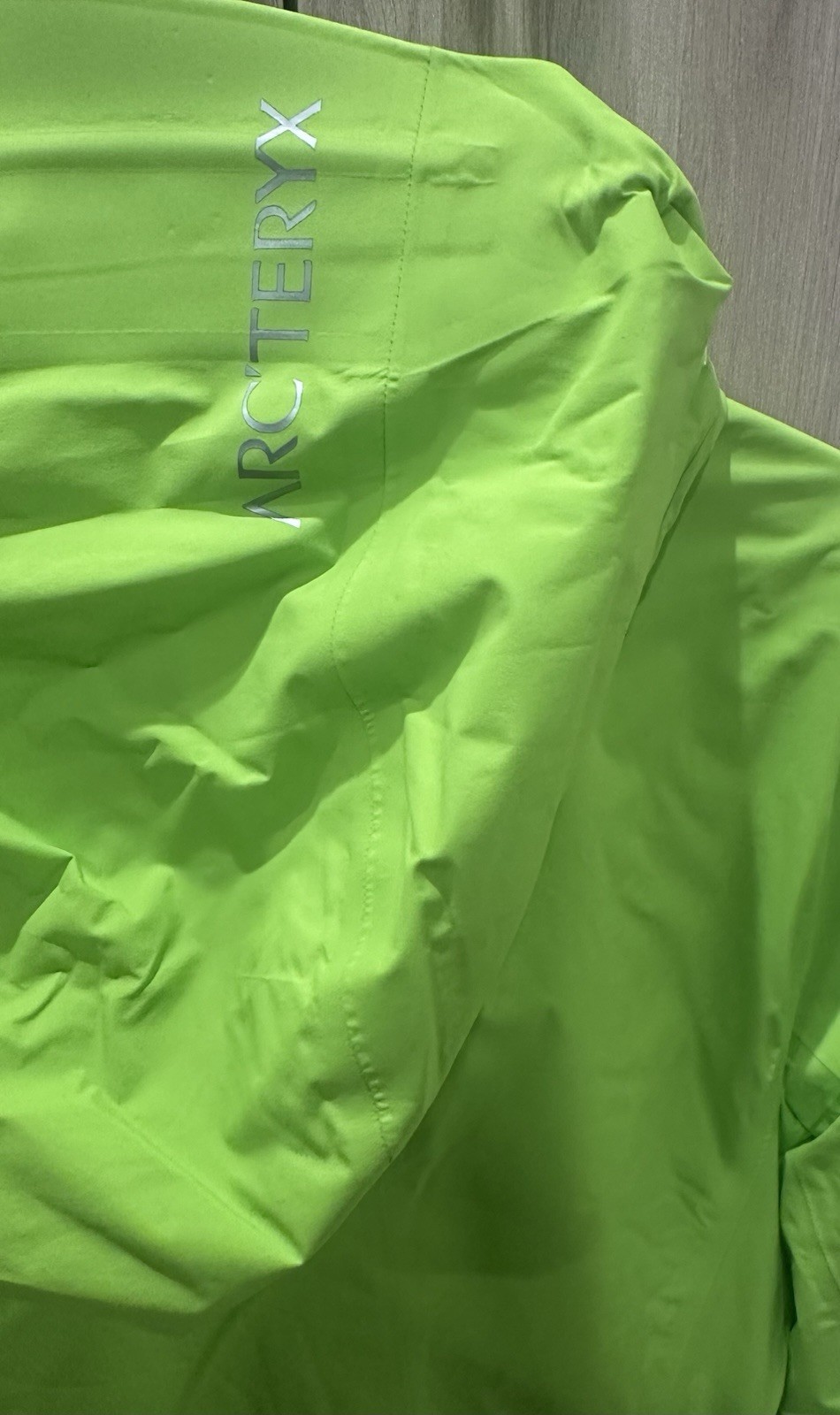 ARC'TERYX Giacca donna isolata Airah Arc’teryx nuova con etichetta. Titanite scura. Grande