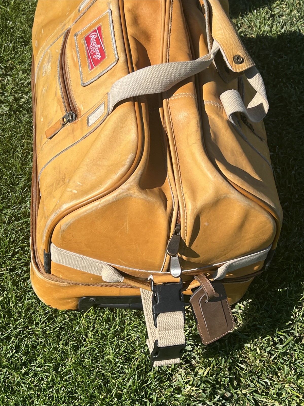 Rawlings Heart of the Hide Suitcase Travel Bag Suitcase Rolling Lombardo Duffle