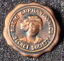 1940 Little Orphan Annie Radio Secret Society Pinback Badge Brass Membership