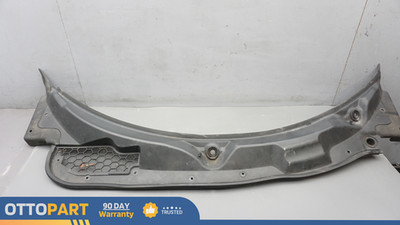 2006-2010 PONTIAC SOLSTICE Front Windshield Wiper Cowl Cover Panel OEM