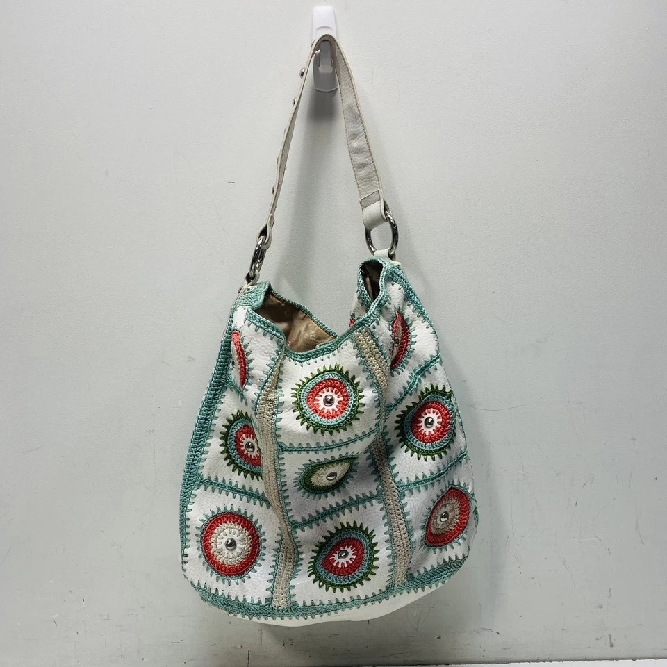 Bolso de hombro Franco Sarto para mujer blanco de cuero de ganchillo plateado herrajes Foto 2 de 4