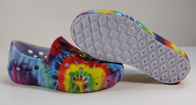 VANS UY Slip-On TRK Multicolor Tie-Dye Plastic Slip-On Shoes  display picture 1