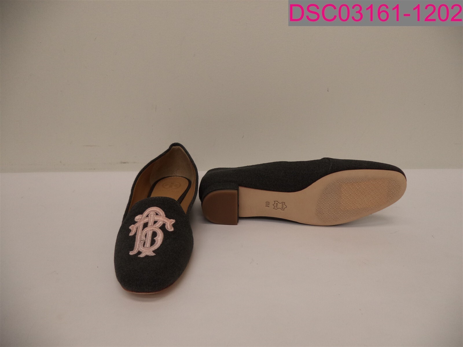 Size 6M Women's Tory Burch Antonia Monogram Loafer Heather Gray Slip On Shoes