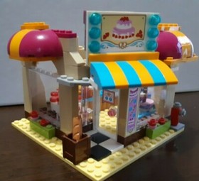 LEGO Friends Downtown Bakery (41006)- Complete RETIRED set and "Used" w/ Manual