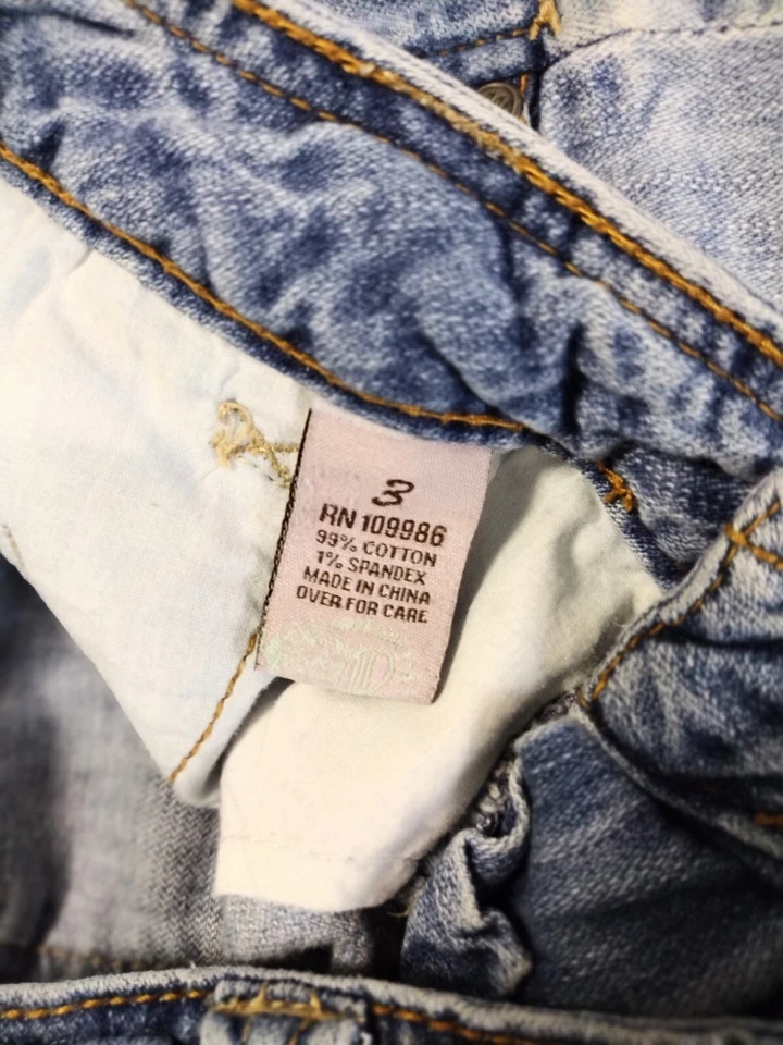 Pantalones cortos de mezclilla para mujer American Rag Cie azul talla 3 Foto 2 de 3