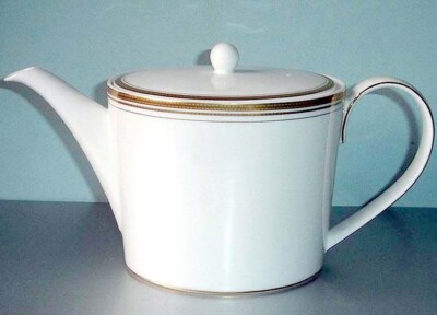 Monique Lhuillier Ruban D'Or Teapot Gold Trim Royal Doulton New No Box