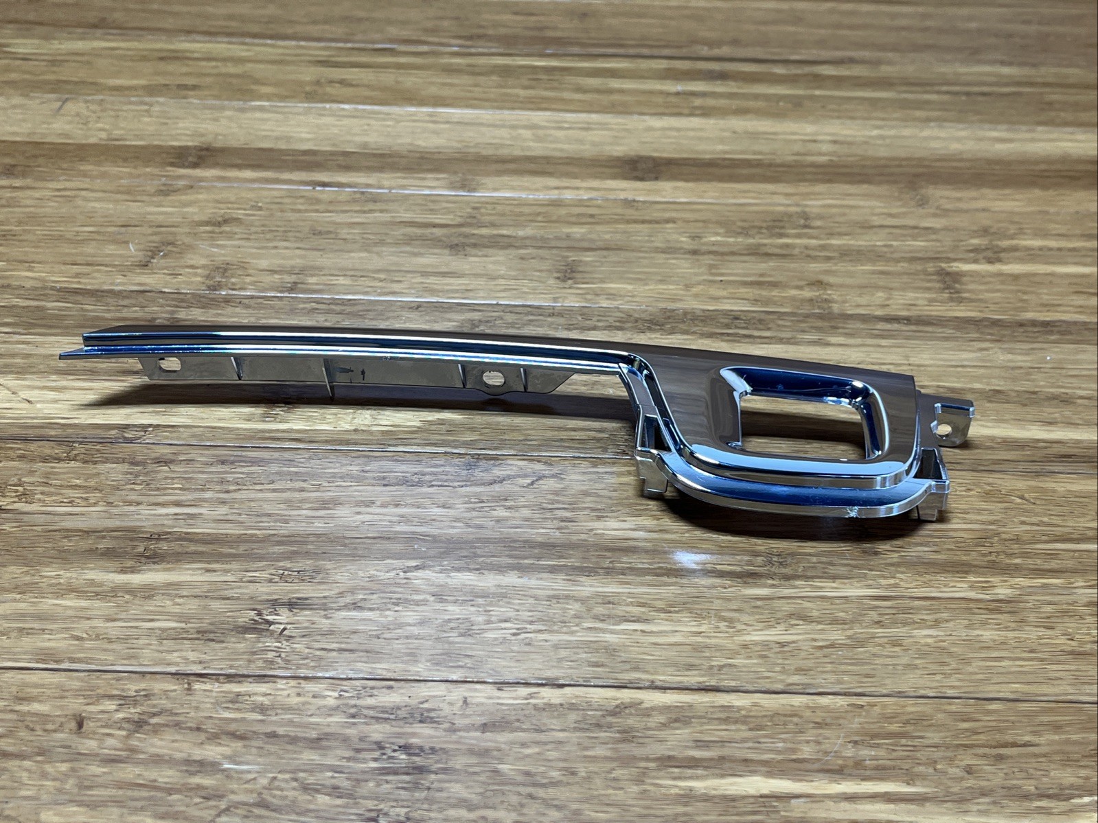 2017-2023 Rolls Royce Dawn RR6 Rear Left Side Panel Trim Cover Chrome OEM NOTE