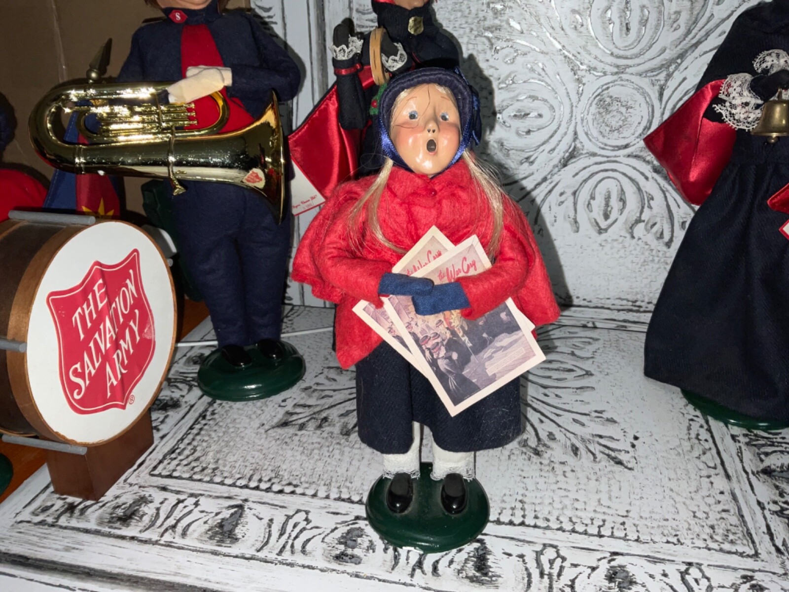 BYERS CHOICE LTD SALVATION ARMY CAROLERS SET OF 10 KETTLE & DRUM