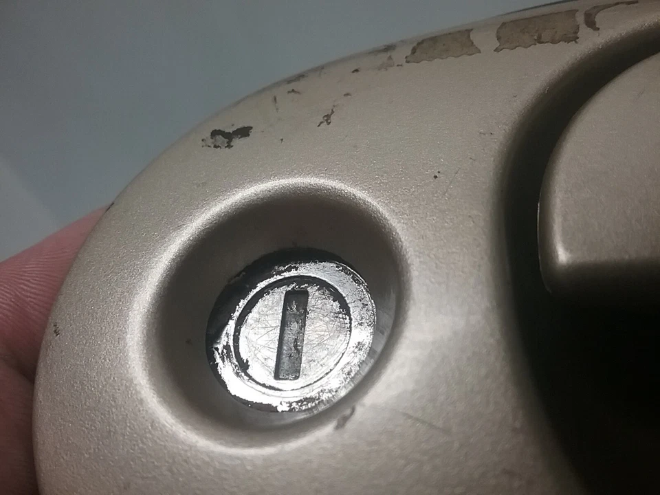 1999-2004 Oldsmobile Alero maçaneta externa dianteira direita 22615194 - Imagem 2 de 4