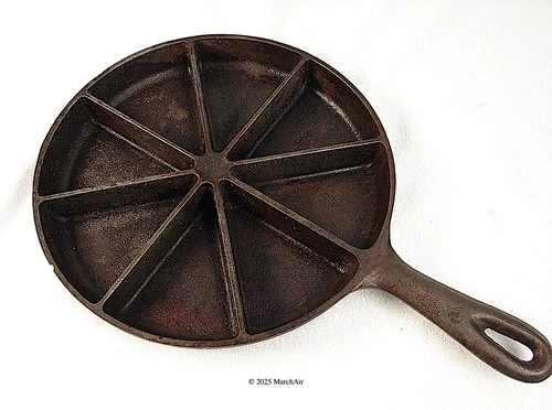 Vintage 9” Cast Iron Cornbread Skillet 8-Wedge Made in USA Possibly BSR?