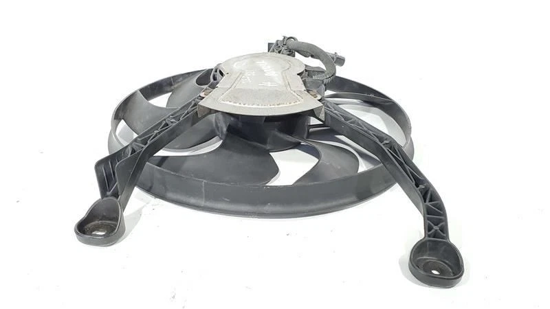 Larger Fan Assembly PN 22136816 OEM 1993 Cadillac Allante  - Image 3 of 4