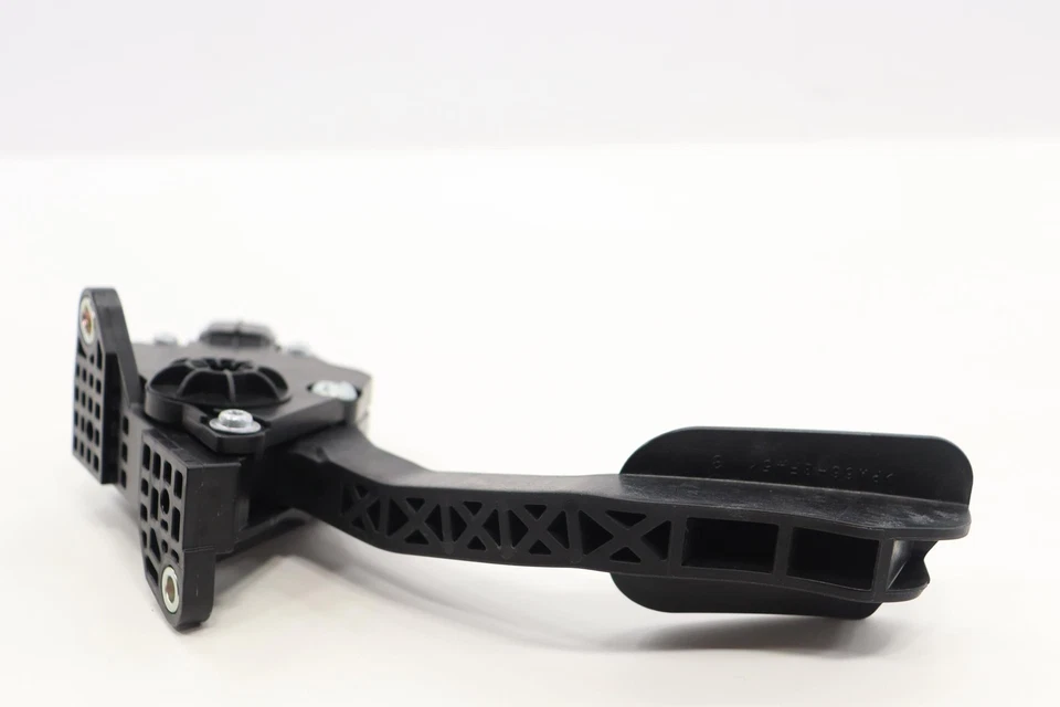 2020 TOYOTA 4RUNNER Gas Pedal 7811035040 - image 2 of 4