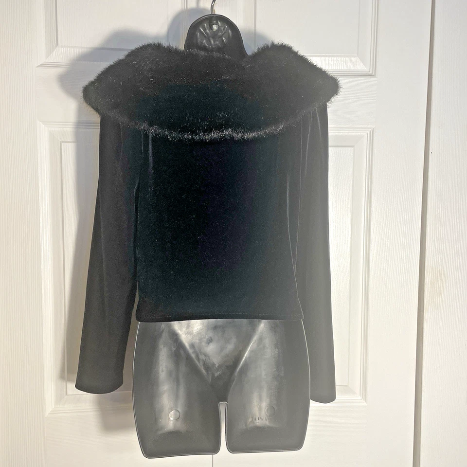 Chaqueta corta vintage Y2K Cachet para mujer mediana negra terciopelo imitación piel cuello Foto 4 de 4