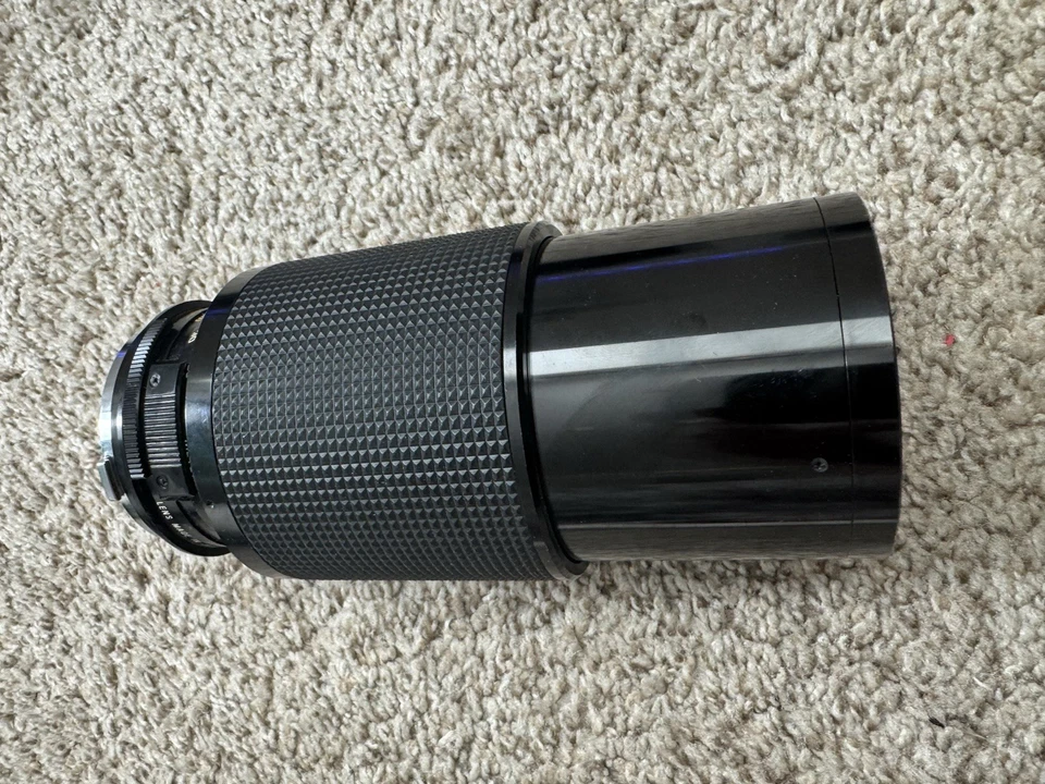 Vivitar Series 1 – 70–210mm f/3.5 Macro Focusing Auto Zoom (VMC) - Image 2 of 4