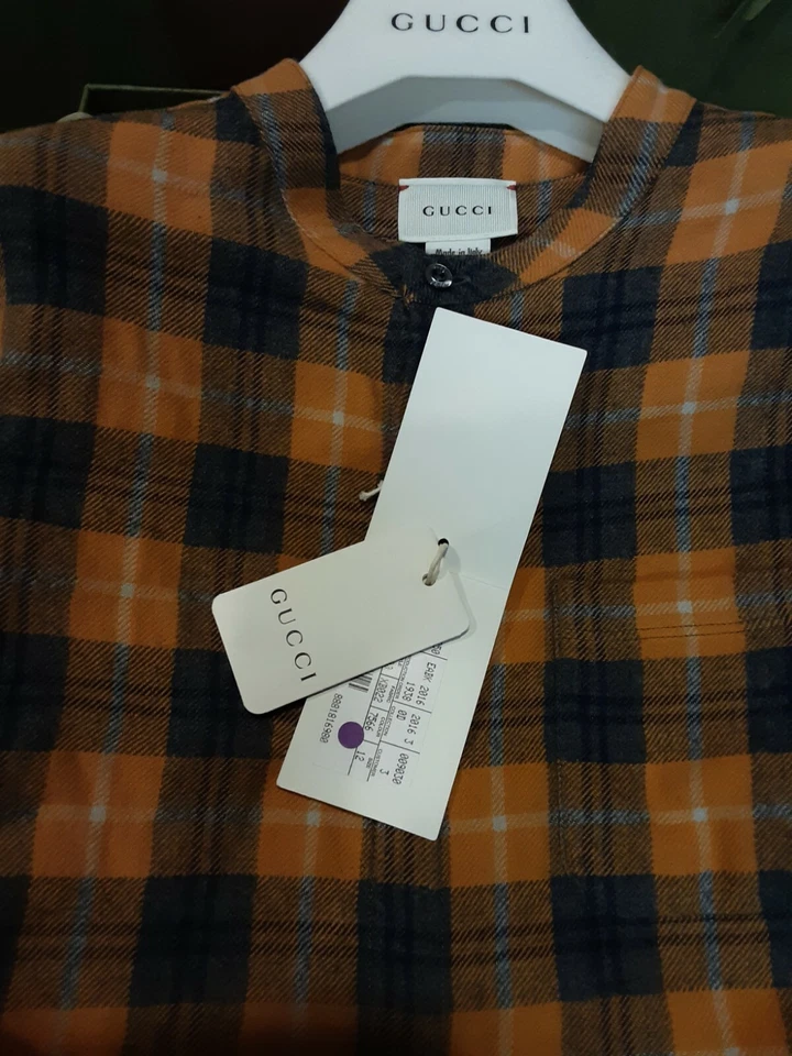  Camisa de vestir con botones de algodón para niños GUCCI talla 12.  NUEVO CON ETIQUETAS'S Foto 2 de 4