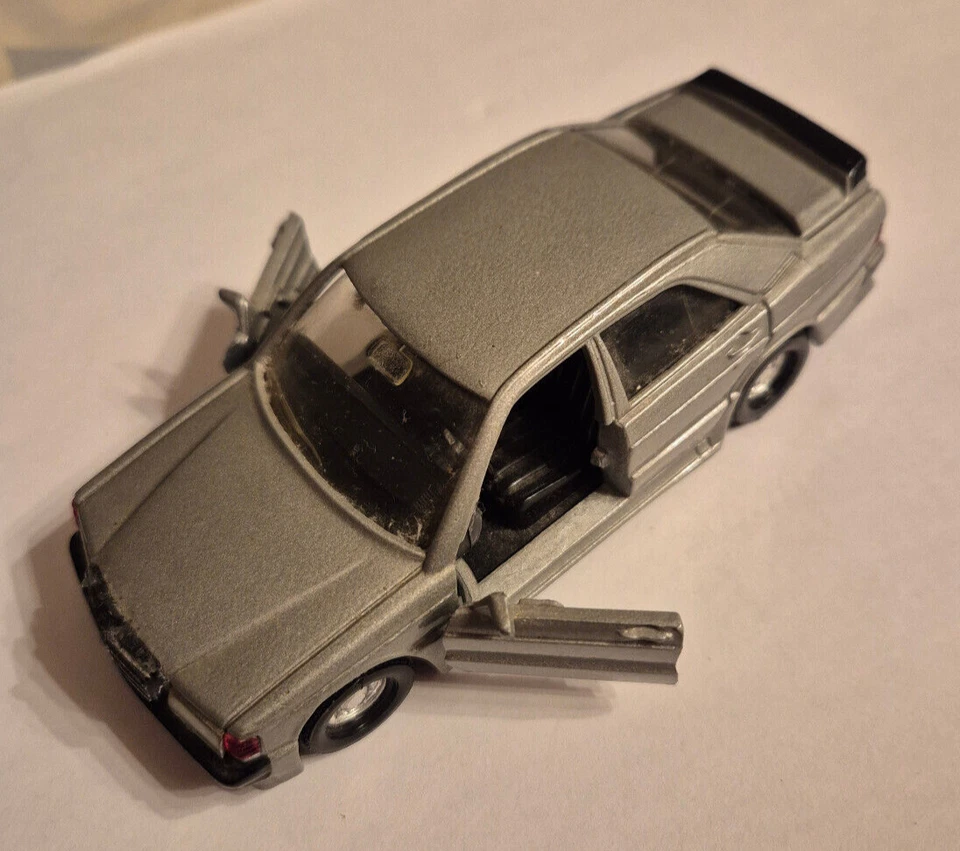 Mercedes 190E 2.3 16 , Corgi-Modell unbespielt - Bild 2 von 4