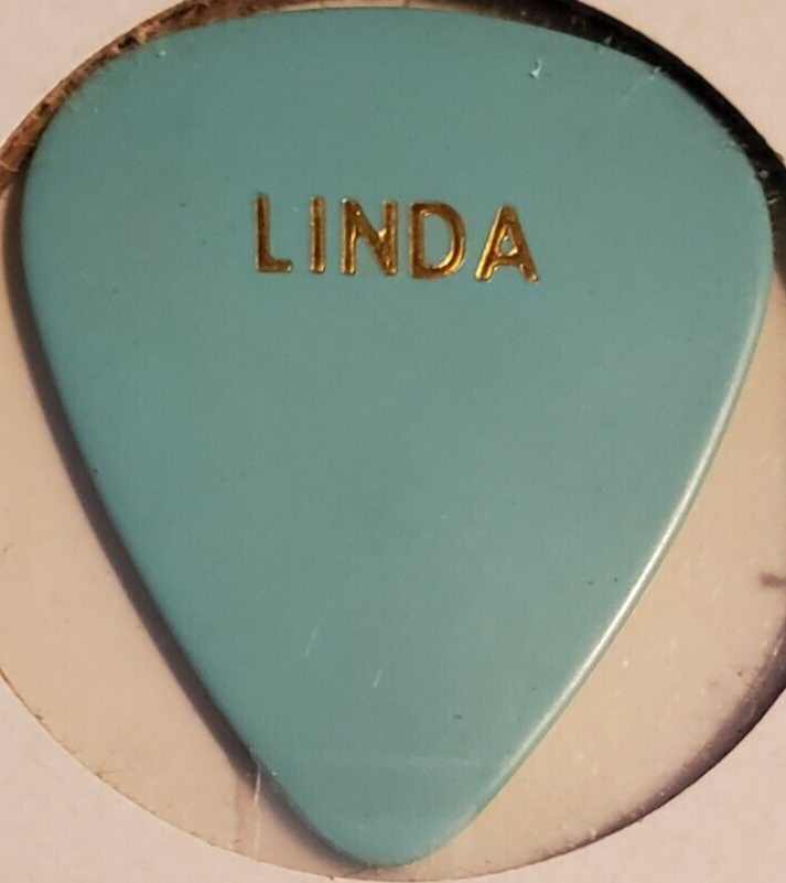 VERY RARE OLD LINDA McCARTNEY GO VEGGIE IMPRINTED GUITAR PICK WINGS