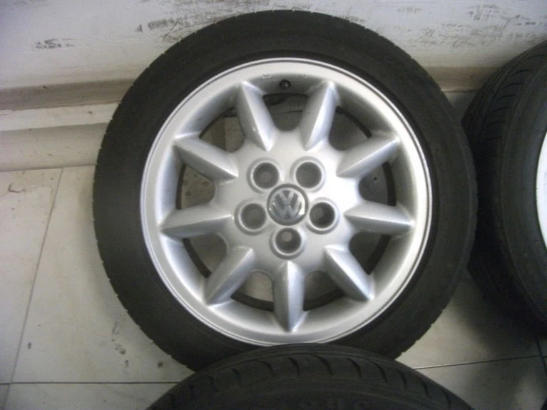 Original VW Golf 3 Vento Scirocco Corrado Alufelgen NEU Winterreifen 205 50 r15 - Bild 4 von 4
