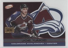 2001-02 Pacific Atomic Premiere Date 44/90 Joe Sakic #27 HOF 1r5