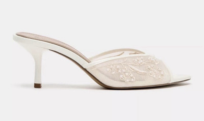 ZARA 刺繍入りホワイトミュール Zara White Embroidered Lace Floral Stiletto Mule Heels Open Toe