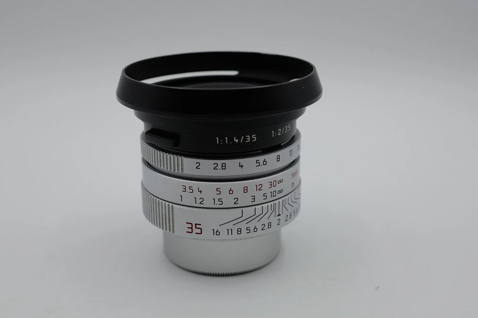 Leitz Leica Summicron ASPH 35mm f/2.0 LTM (11608) con caja, bolsa, pantalla y tapas Foto 2 de 4