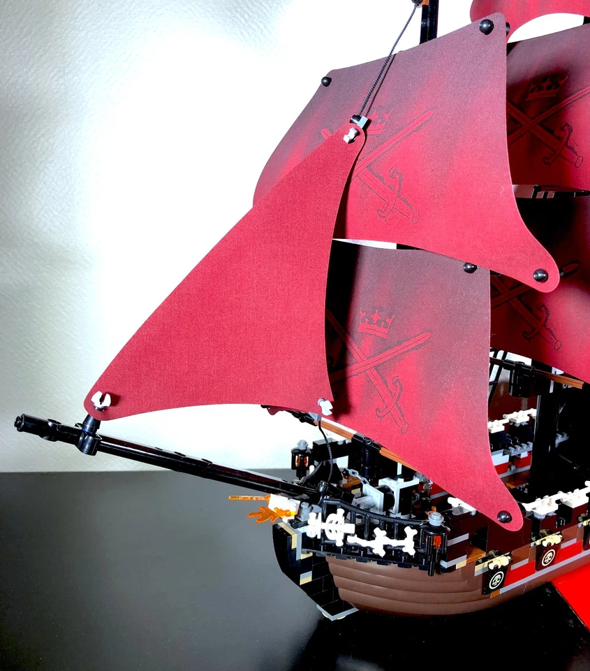 LEGO Pirates des Caraïbes 4195 - Queen Anne's Revenge - !!!SANS FIGURINES!!! - Photo 2/4