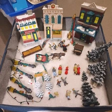 The Magic of Mainstreet Animated Musical Christmas Village  All PARTS No Base