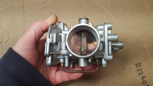 1988 1989 Suzuki GSXR750 outer right carburetor body # 4 CODE 17C30 NICE! - Picture 2 of 12