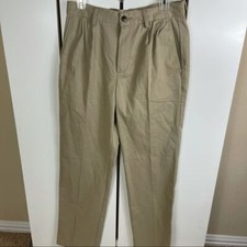 St. John's Bay Khaki Classic Fit Pleat Front Easy Care Pants Size 30/32