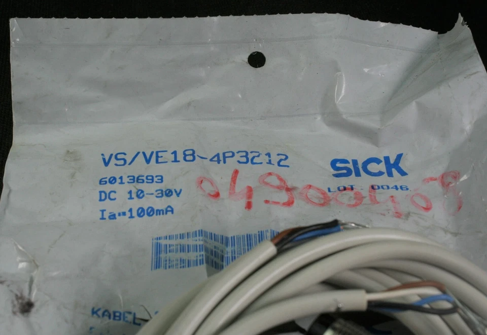 Set of 2 (See Description) - SICK Photoelectric Proximity Sensors DC Italy - Image 4 of 4