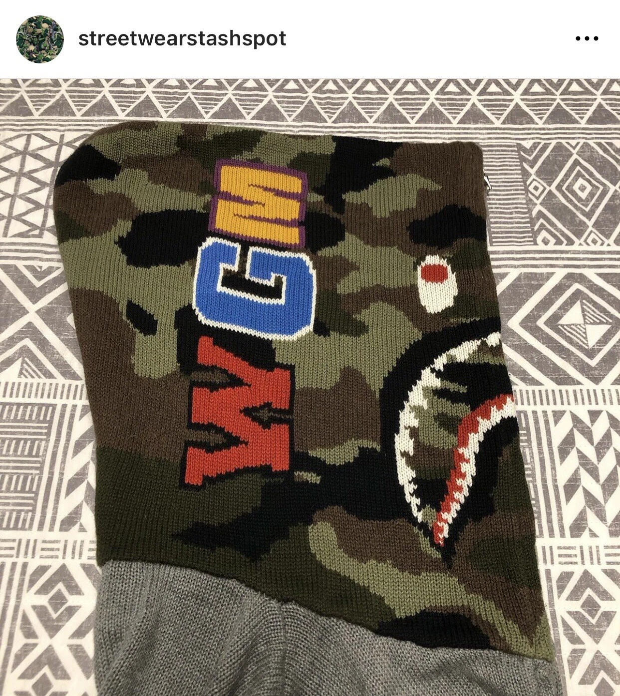 A BATHING APE (BAPE) Felpa con cappuccio zip intera A Bathing Ape Bape mimetica squalo taglia large