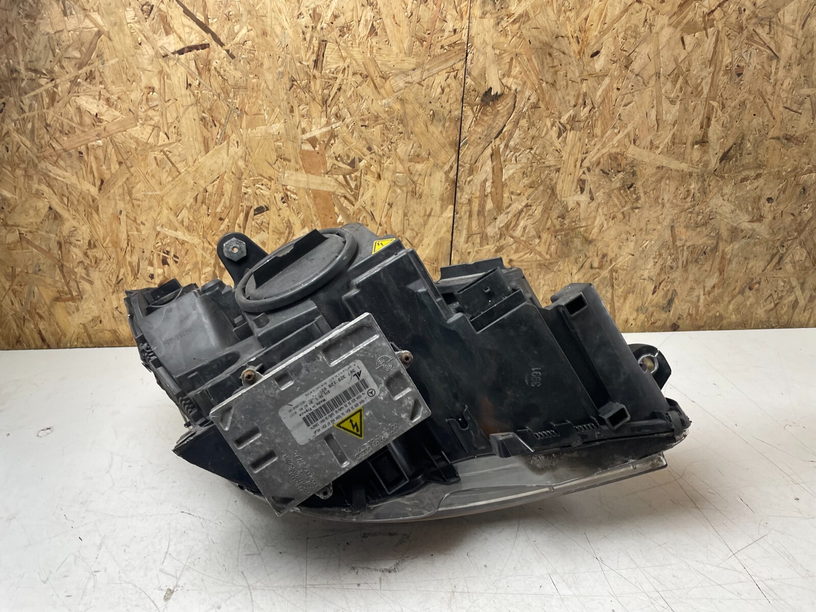 Mercedes S204 W204 BiXenonscheinwerfer Links Kurvenlicht A2048208961