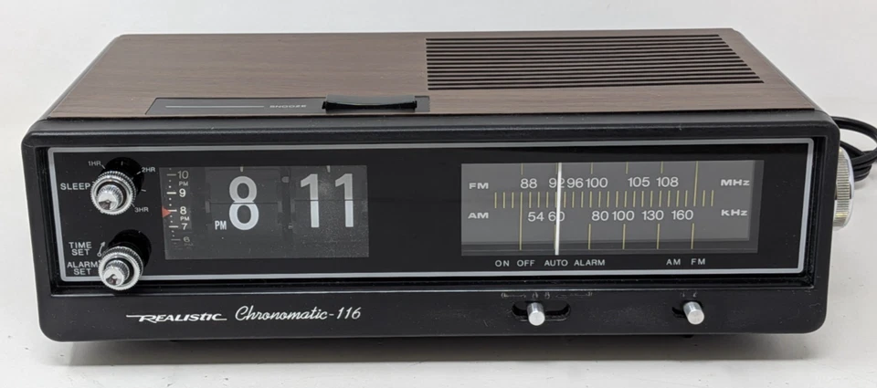 Radio Reloj Digital Vintage RadioShack Realistic Chronomatic 116 AM/FM 12-1510 Foto 2 de 4