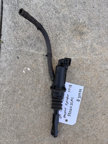 07-18 Jeep Wrangler JK Clutch Master Cylinder OEM 52060132AC