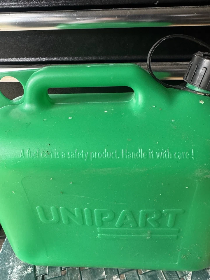 Tanque de gasolina Unipart Foto 2 de 2