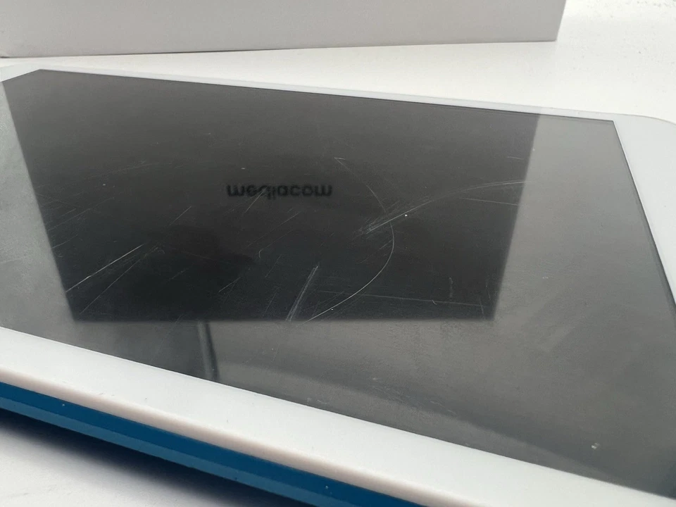 Tablet MediaCom Smartpad Iyo 8 M-SP8DY Wifi Bildschirm 8 " 16GB Android 11 - Bild 3 von 4