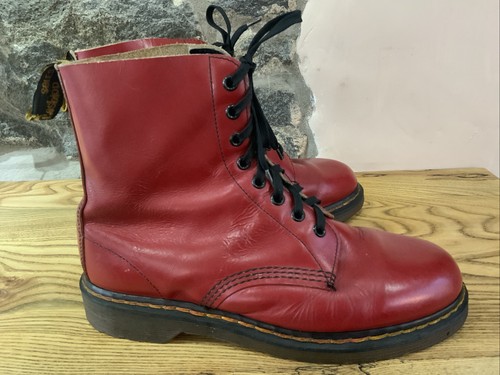 Botas vintage DR MARTENS ROJO CEREZA talla 9uk 8 agujeros con cordones Hechas en Inglaterra - Imagen 5 de 23