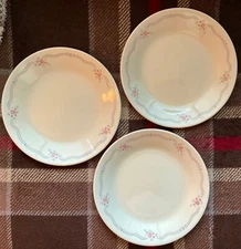 VTG CORELLE 'ENGLISH BREAKFAST' 3~6.75" BREAD PLATES PINK BLUE TRIM ON BEIGE