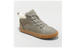 Cat  Jack   Youth Size 3  Barnett  Sherpa Lined  Ankle Boots