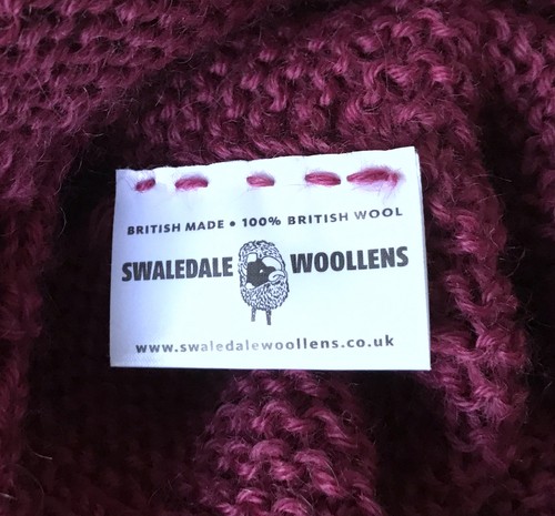 Swaledale Wollmütze Cranberry Zopfmuster reine Wolle Strick M L British Made - Bild 4 von 5