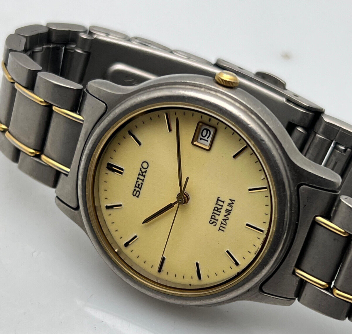 Seiko Spirit Titanium 7N42-8060 Luminous Dial Date Indicator