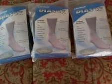 X3 Diasox Diabetic Socks Siz Small women-5 to 7 men 4 1/2 to 6 1/2 white/ black
