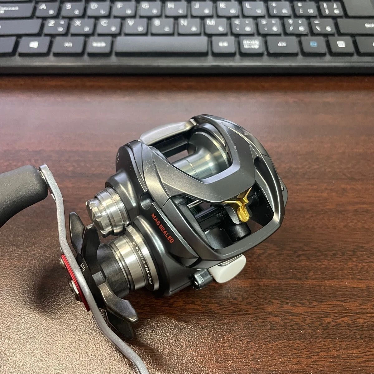 DAIWA STEEZ A TW 1016SH 7.1:1 Gear Right Handle Baitcast Fishing